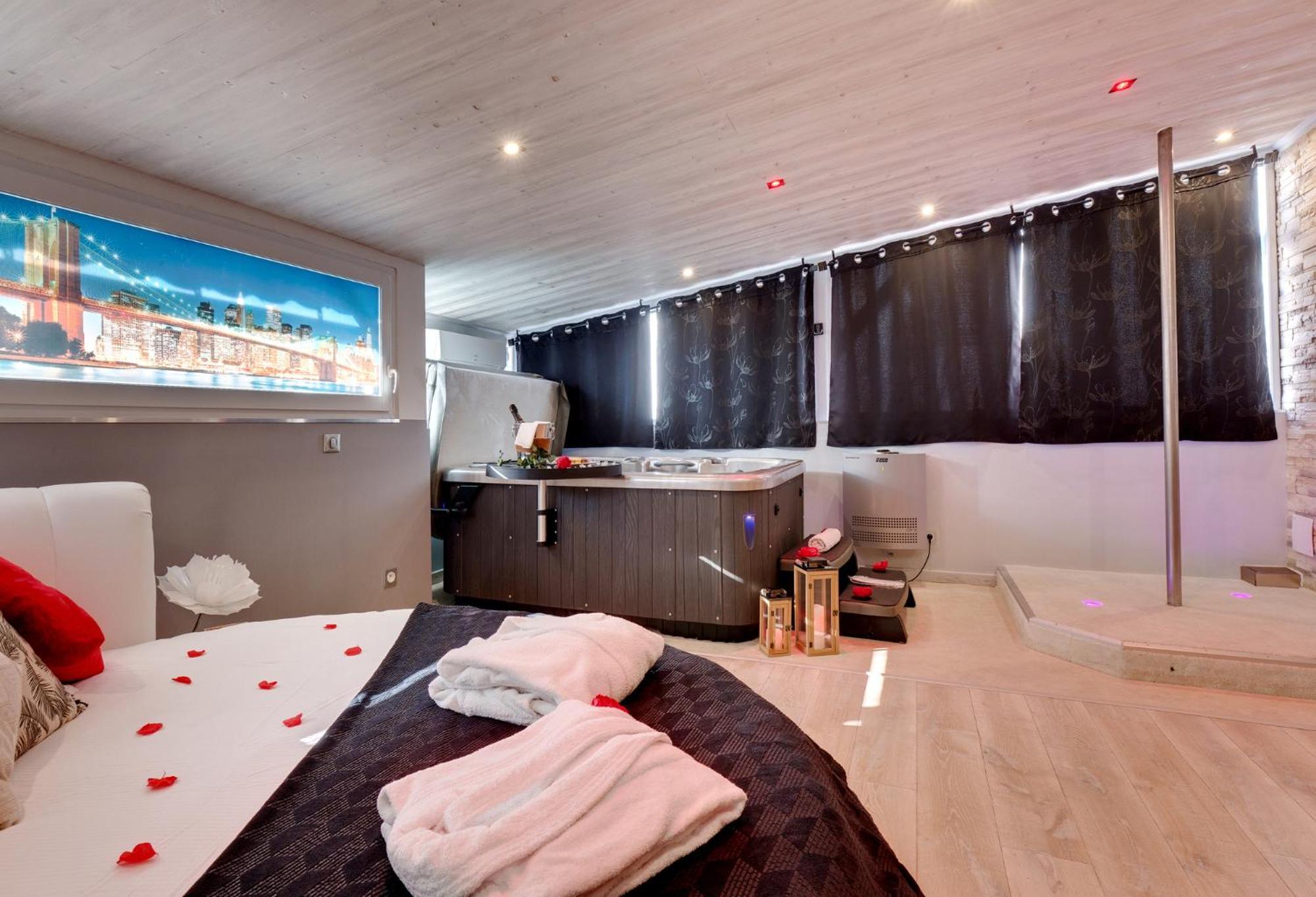 Suite Brooklyn Jacuzzi Vichy Exterior foto